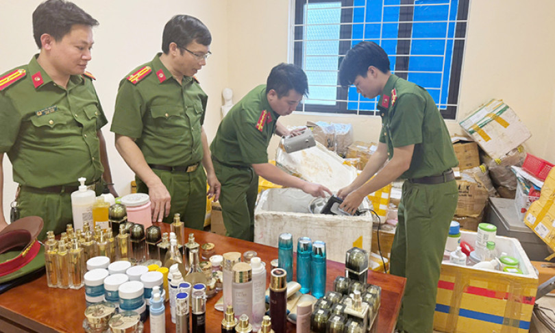 Triệt phá cơ sở sản xuất, buôn bán số lượng lớn mỹ phẩm giả trên Tiktok
