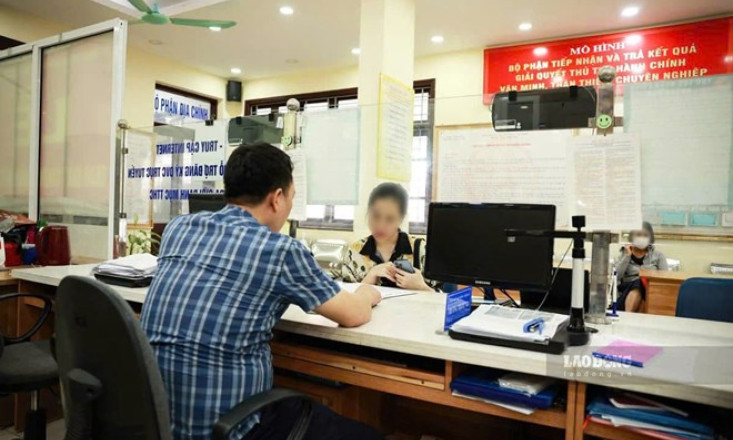 Giữ nguyên phụ cấp chức vụ lãnh đạo với công chức huyện về xã làm việc sau sáp nhập
