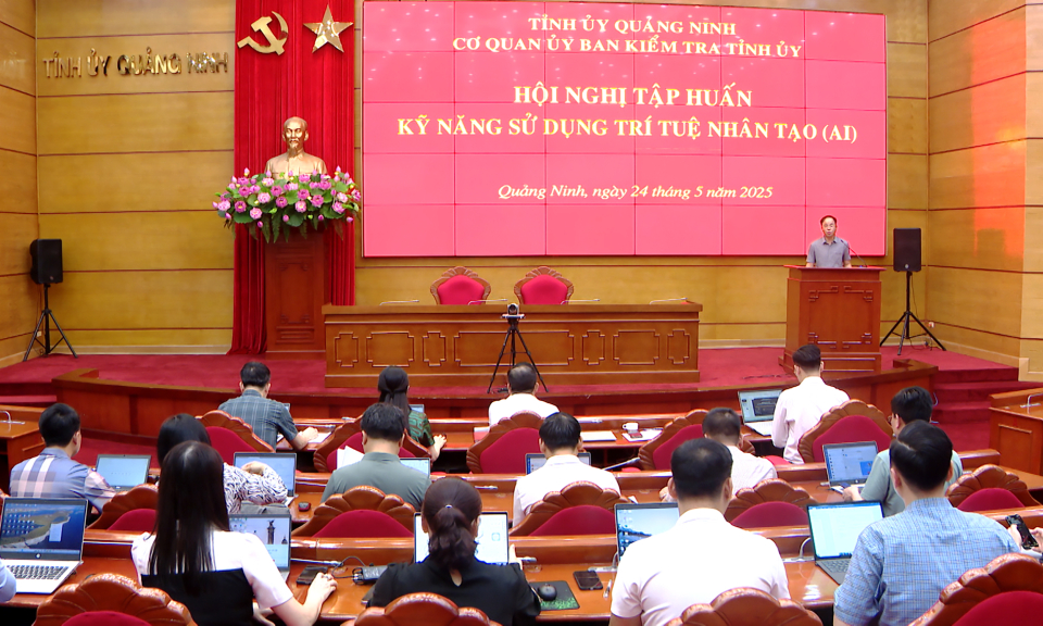 Ủy ban Kiểm tra Tỉnh ủy tập huấn kỹ năng sử dụng trí tuệ nhân tạo (AI)