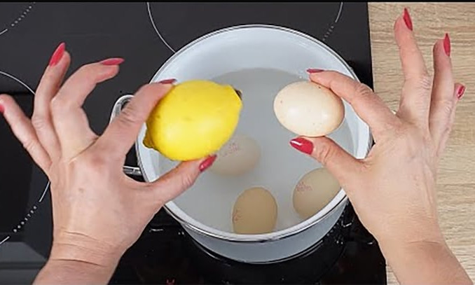 Luộc trứng với chanh có tác dụng gì?