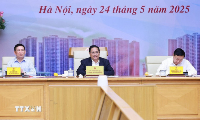 Thủ tướng: Triển khai ngay giải pháp để giảm chênh lệch giá vàng trong nước và quốc tế