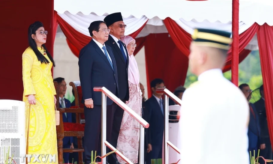 Thủ tướng Anwar Ibrahim chủ trì lễ đón Thủ tướng Phạm Minh Chính thăm chính thức Malaysia