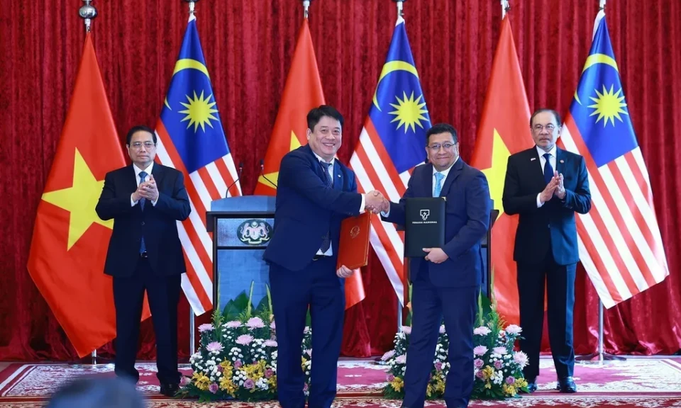 Vietnamese, Malaysian PMs hail fruitful talks to boost cooperation