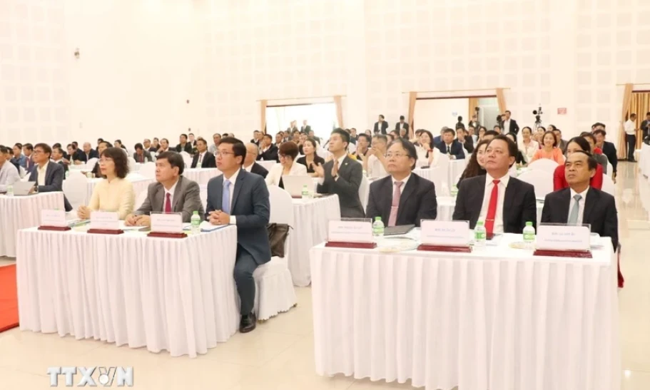 Việt Nam-Lào-Thái Lan tăng hợp tác về thương mại, đầu tư và du lịch