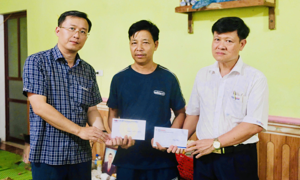 Công ty CP Nhiệt điện Quảng Ninh chung tay hỗ trợ người dân Ba Bể (Bắc Kạn) khắc phục hậu quả lũ ống, sạt lở đất