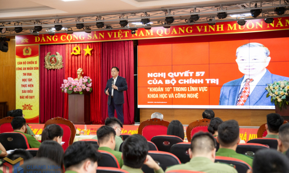Hiệu quả bước đầu triển khai phong trào “Bình dân học vụ số” tại Công an tỉnh Quảng Ninh