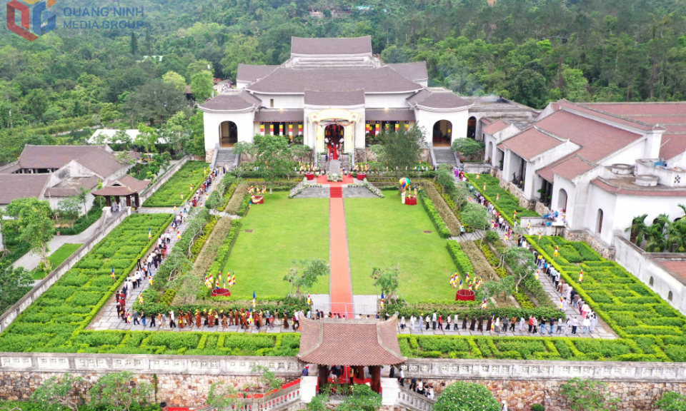 Bài 3: Kiên quyết đẩy lùi âm mưu “Xâm lăng văn hóa”