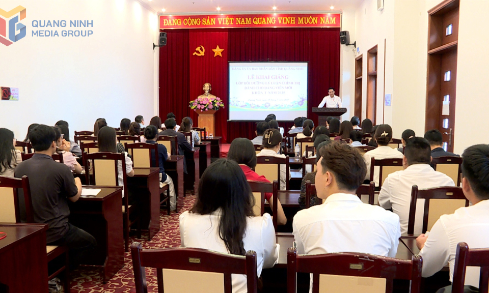 Khai giảng lớp bồi dưỡng lý luận chính trị dành cho đảng viên mới khóa I năm 2025