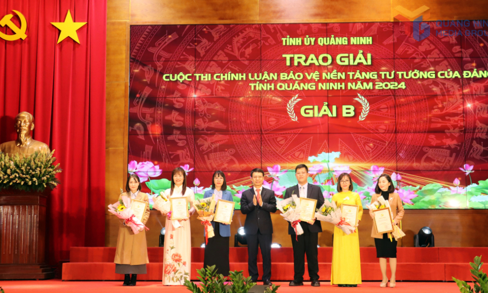 Giữ vững "trận địa" tư tưởng trên không gian mạng