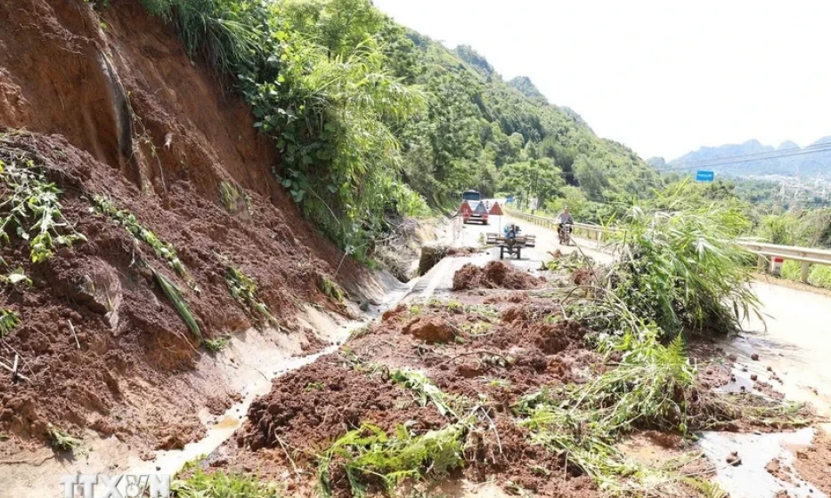 Thủ tướng chỉ đạo tập trung ứng phó nguy cơ mưa lớn, sạt lở đất, lũ quét
