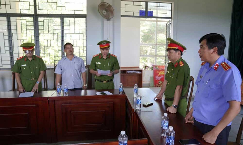Khởi tố, bắt giam cán bộ nhận hối lộ, mua bán hóa đơn khống ở Gia Lai