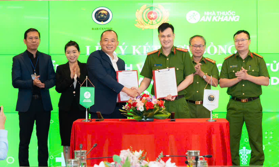 Người dân đã có thể lên ứng dụng VNeID mua thuốc chữa bệnh