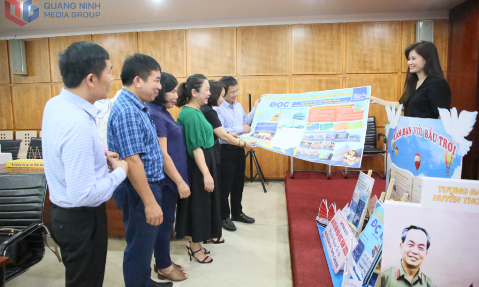 Chấm bài dự thi Cuộc thi Đại sứ Văn hoá đọc năm 2025
