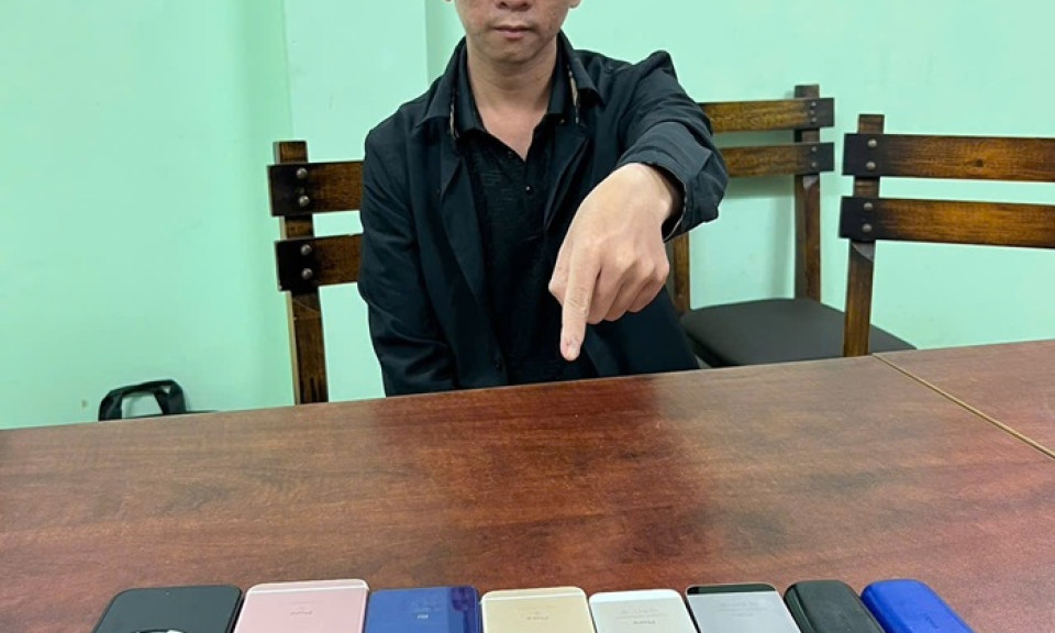 Bắt tạm giam đối tượng lập hàng loạt tài khoản để lừa đảo