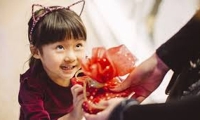 Tặng quà gì cho bé trong Ngày Quốc tế Thiếu nhi 1/6?