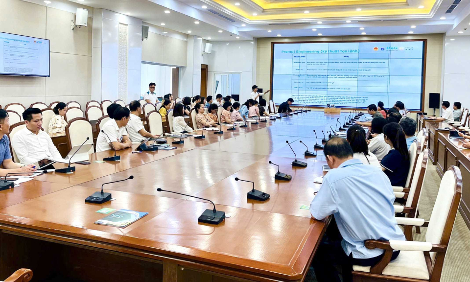 Văn phòng UBND tỉnh tập huấn kỹ năng ứng dụng công nghệ AI