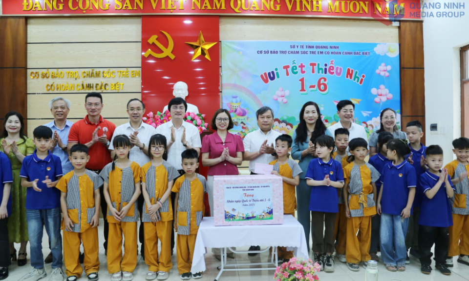 Bí thư Tỉnh ủy Vũ Đại Thắng thăm, tặng quà nhân dịp Quốc tế Thiếu nhi 1/6