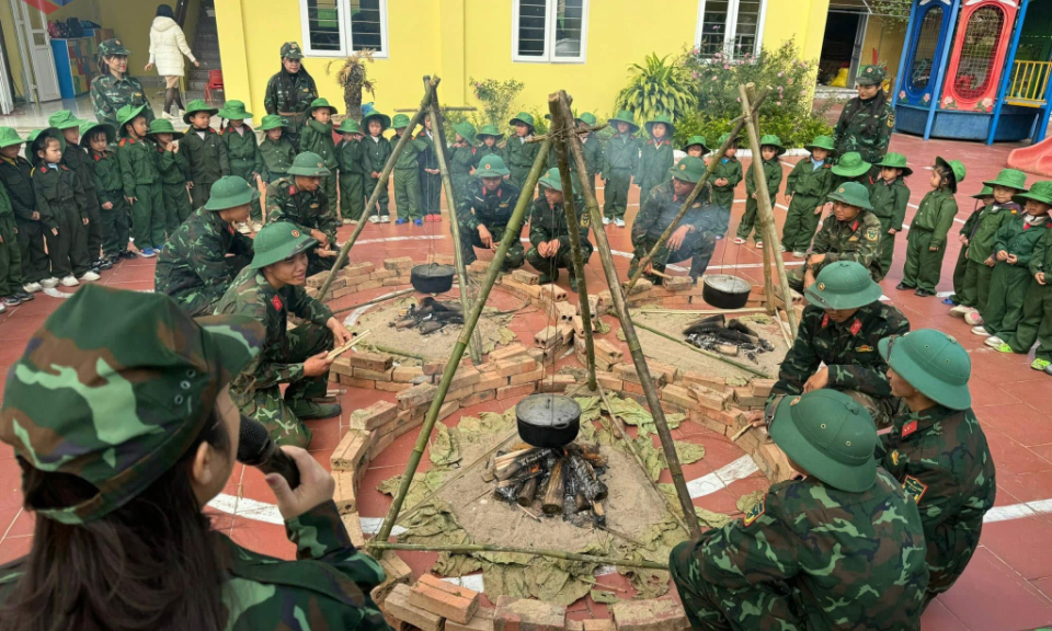 Xây dựng “bức tường lòng dân” trong bảo vệ an ninh biên giới quốc gia