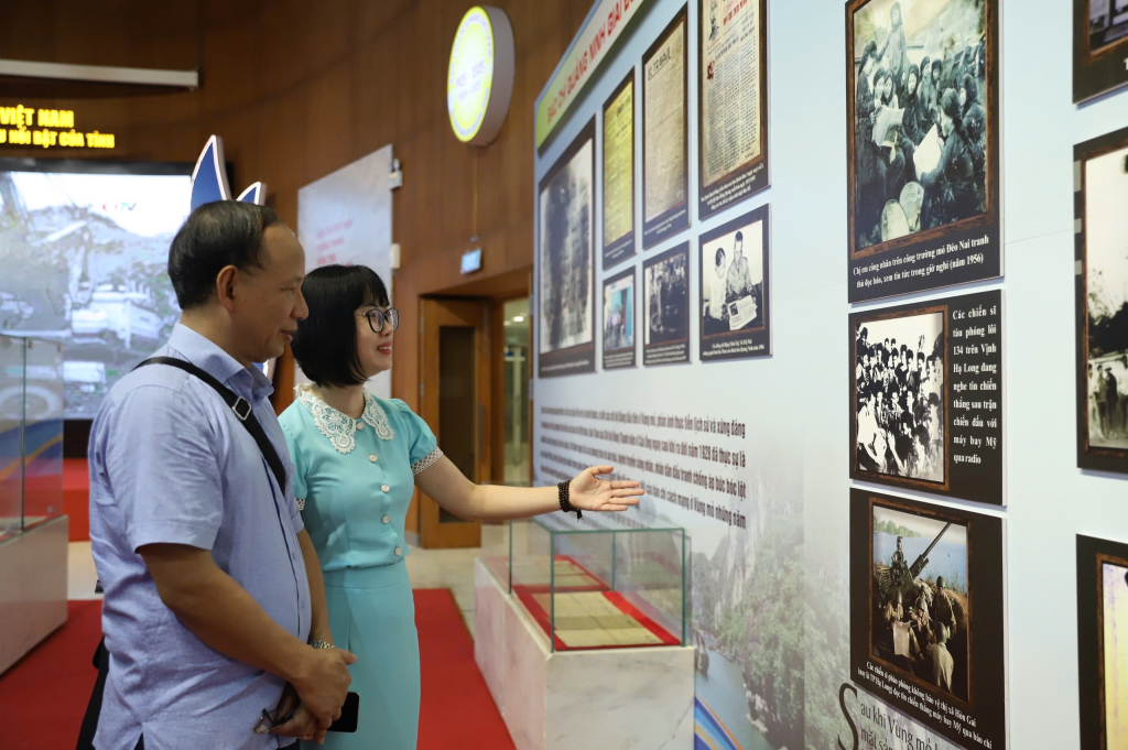 Ảnh với chú thích
