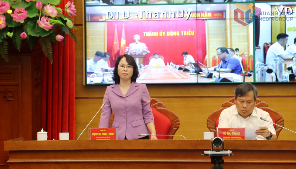 Đồng chí Trịnh Thị Minh Thanh, Phó Chủ tịch Thường trực HĐND tỉnh, Chủ tịch HĐND tỉnh, phát biểu tại hội nghị.