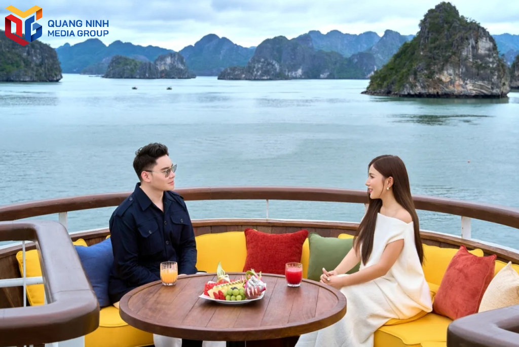 Không gian kỳ vĩ, thơ mộng của Vịnh Hạ Long trong chương trình