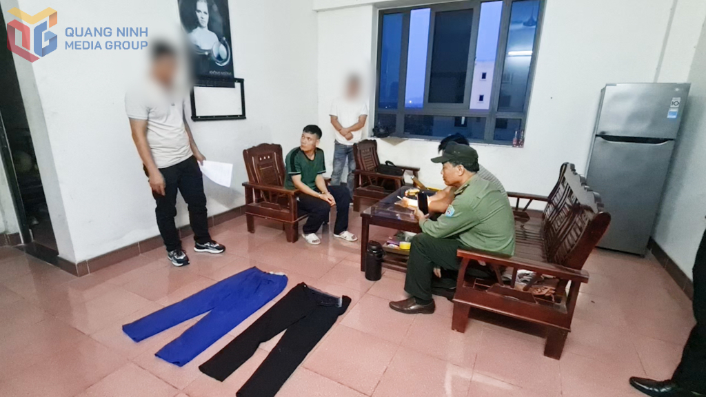 Nguyễn Văn Báo khai nhận, y đã mặc 1 bộ quấn áo học sinh trường nghề trên địa bàn TP Uông Bí trong quá trình gây án rồi chạy trốn, hóng đánh lạc hướng điều tra của cơ quan chức năng.
