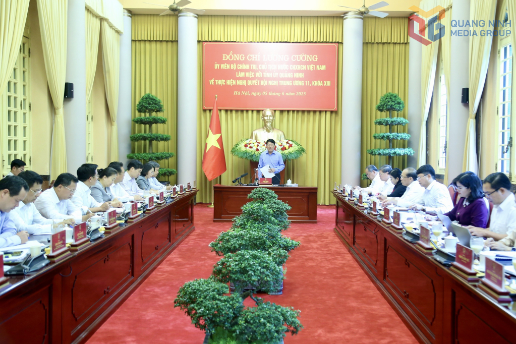 Quang cảnh buổi làm việc