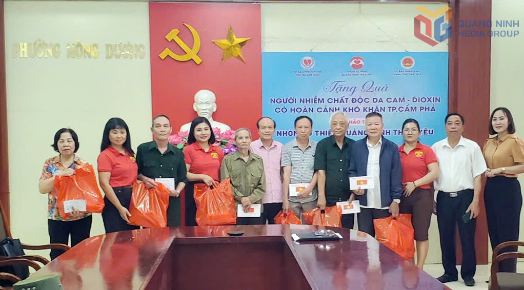 Hội Bảo trợ NKT-TMC tỉnh cùng TP Cẩm Phả và Nhóm từ thiện 