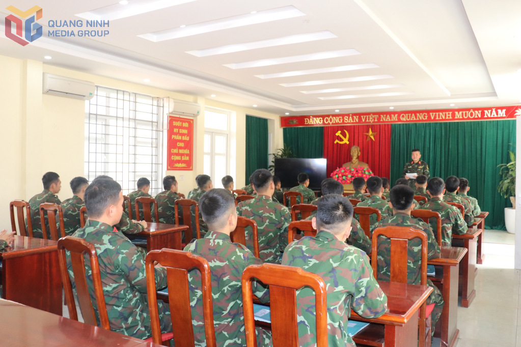 Đại đội Trinh sát cơ giới (Bộ CHQS tỉnh) quán triệt, triển khai việc học tập và làm theo tư tưởng, đạo đức, phong cách Hồ Chí Minh trong toàn đơn vị.