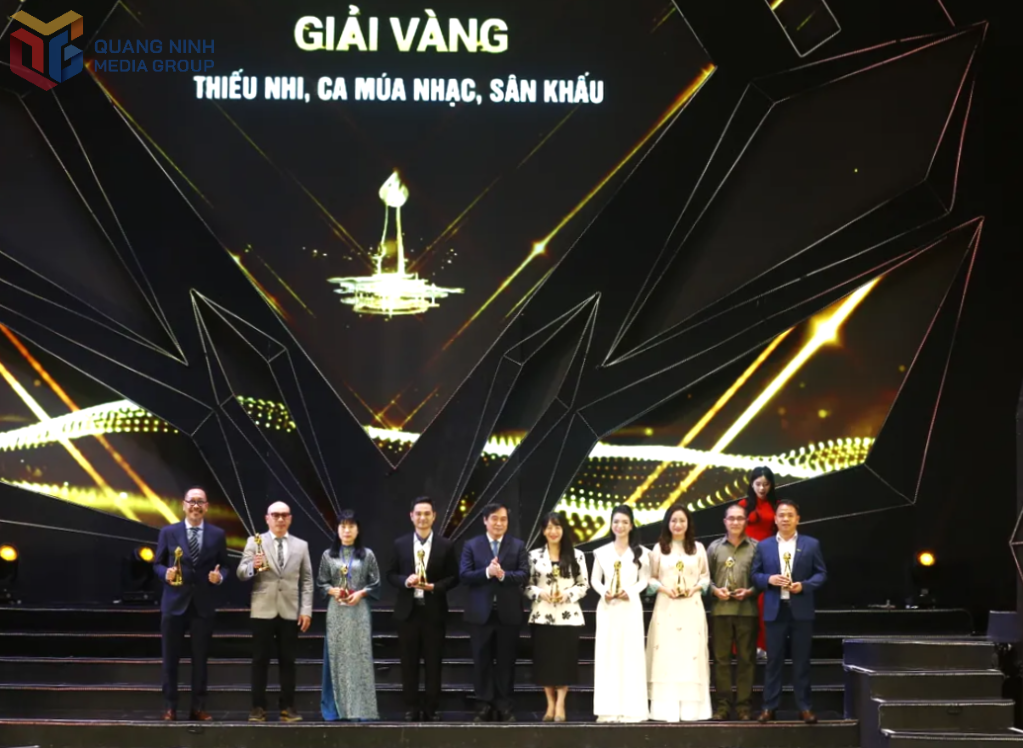Liên hoan Truyền hình toàn quốc lần thứ 42 đã vinh danh 54 tác phẩm xuất sắc nhất được trao giải Vàng,