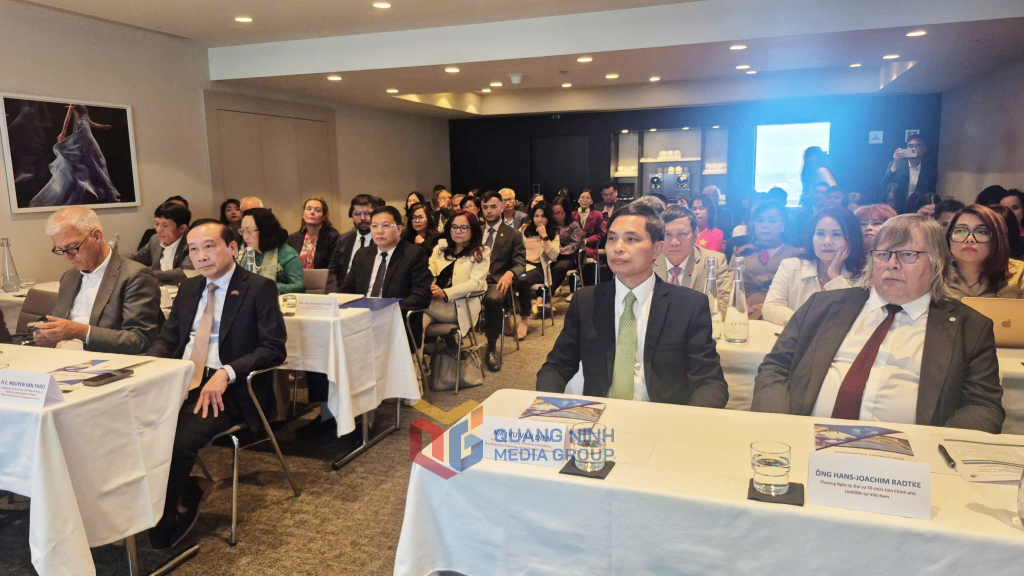 Các Đại biểu tham dự Diễn Đàn. 