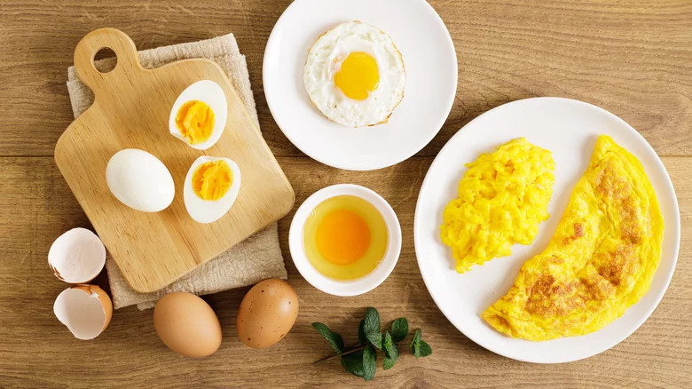 5 lợi ích khi ăn trứng mỗi ngày- Ảnh 2. So sánh mức bổ dưỡng của trứng luộc và trứng rán