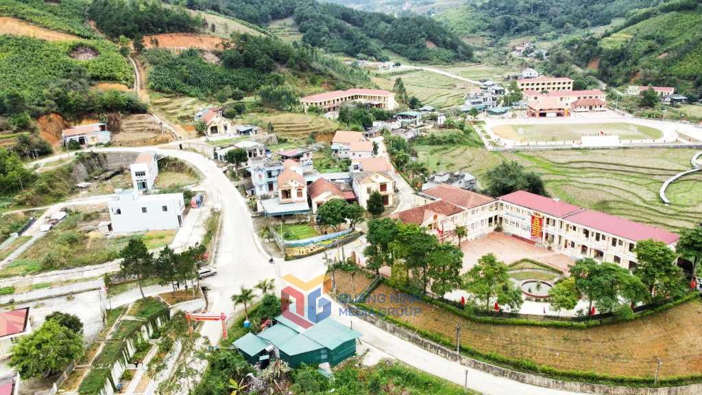 Một góc xã vùng cao Đại Dực, huyện Tiên Yên nhìn từ trên cao.