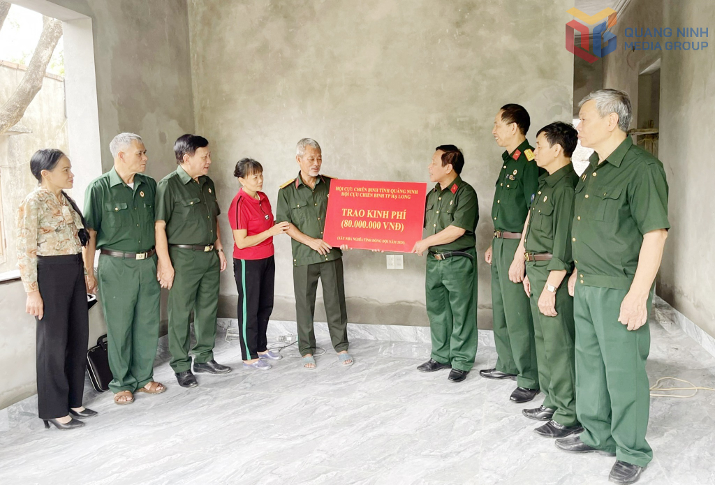 Hội CCB TP Hạ Long trao kinh phí hỗ trợ xây dựng nhà
