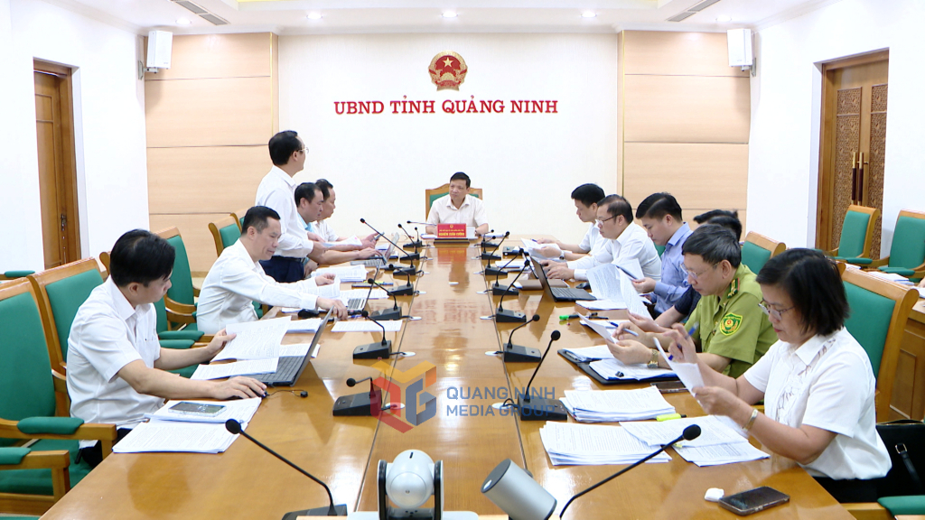 Quang cảnh cuộc họp.