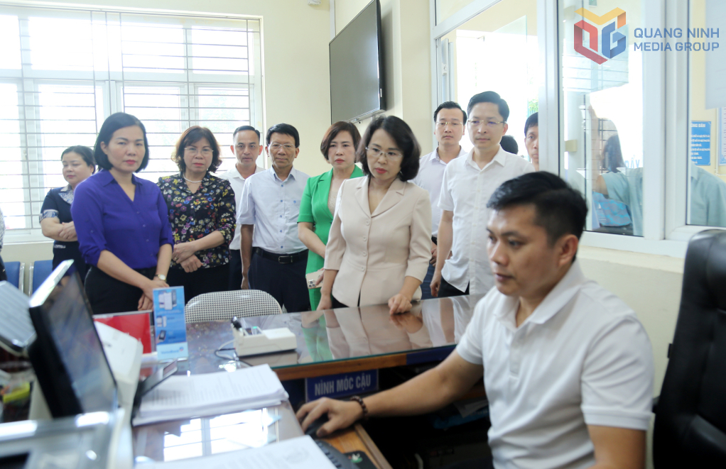 Đồng chí Phó Bí thư Thường trực Tỉnh ủy kiểm tra chuẩn bị vận hành thử nghiệm chính quyền 2 cấp tại Cẩm Phả