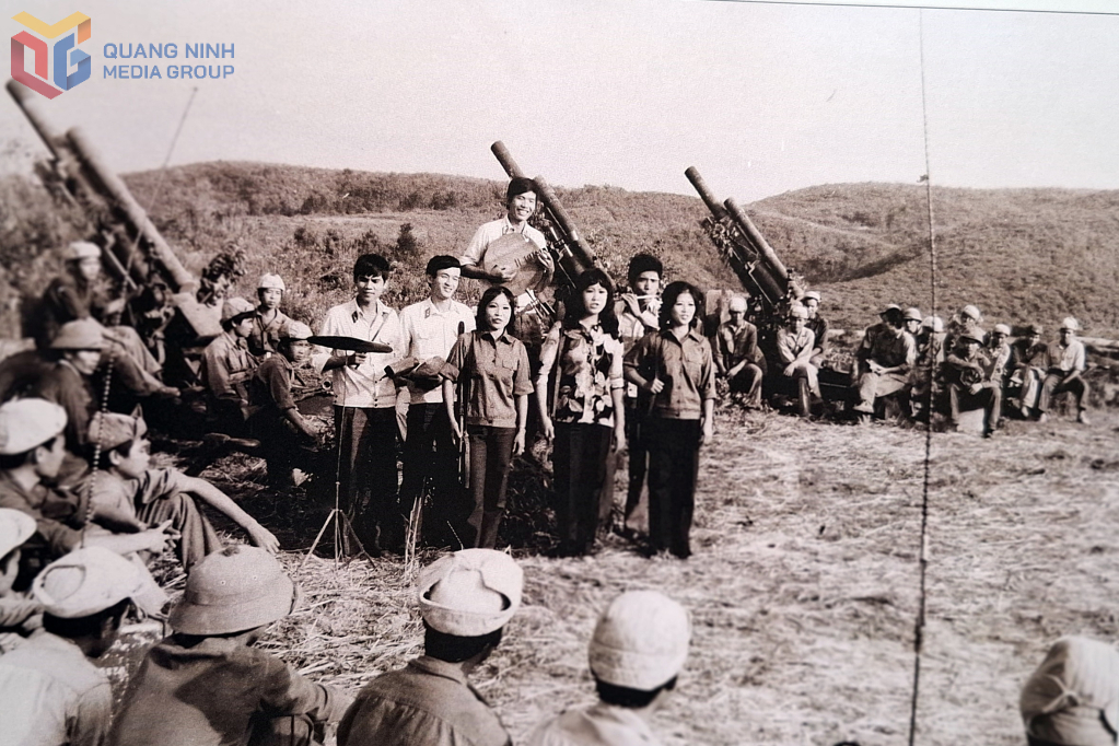 Ảnh với chú thích