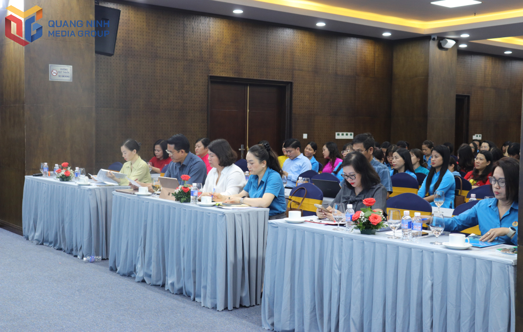 Quang cảnh hội nghị.