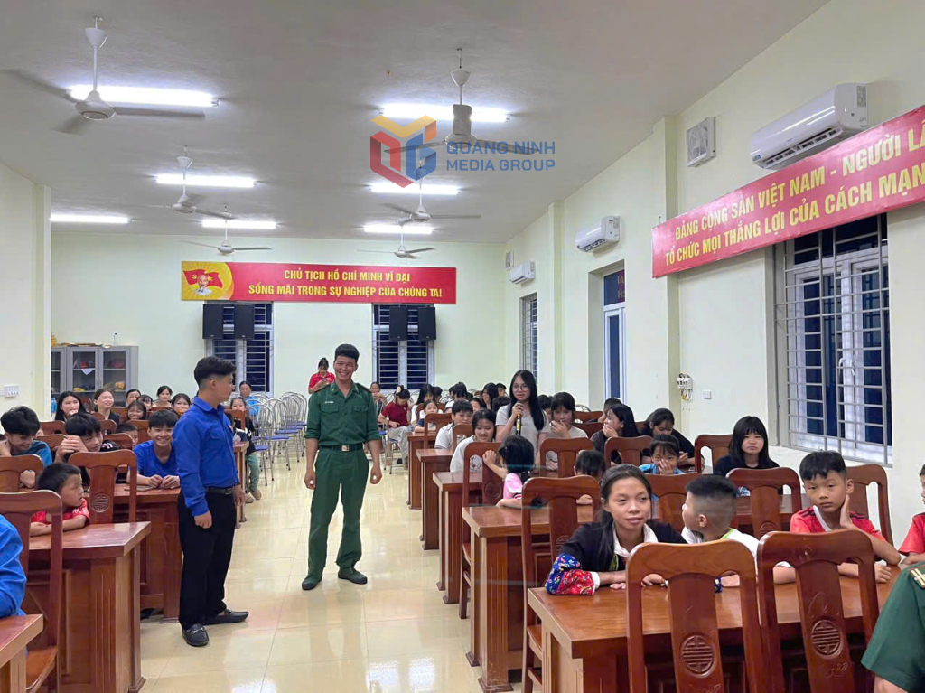 Buổi tuyên truyền được thực hiện bằng hình thức sinh động