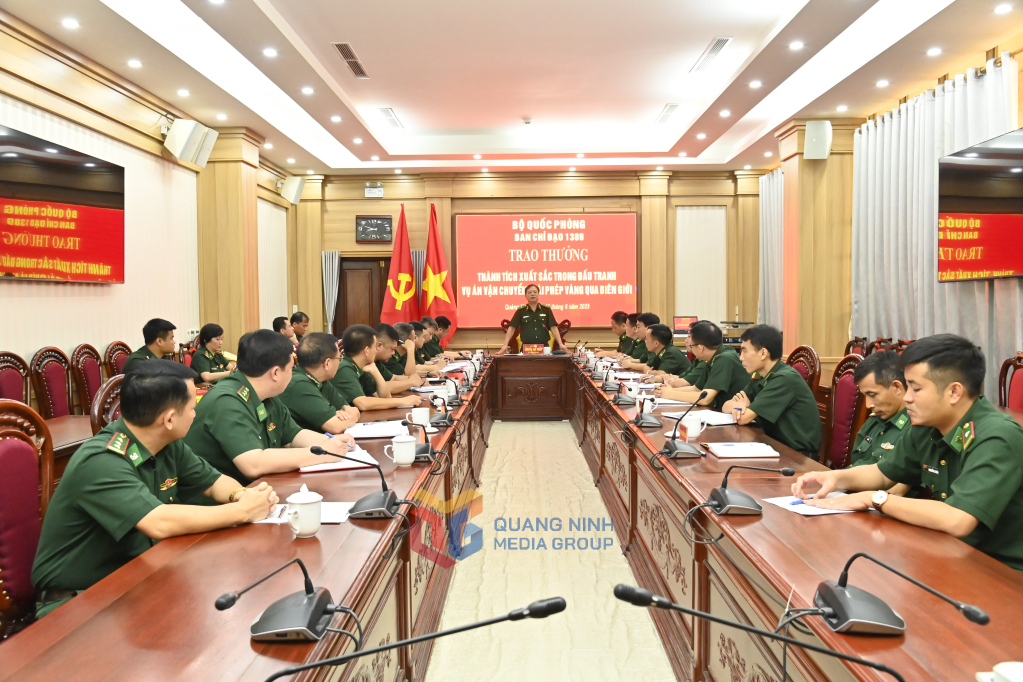 Thiếu tướng Nguyễn Văn Thiện, Phó Tư lệnh BĐBP phát biểu chỉ đạo hội nghị.