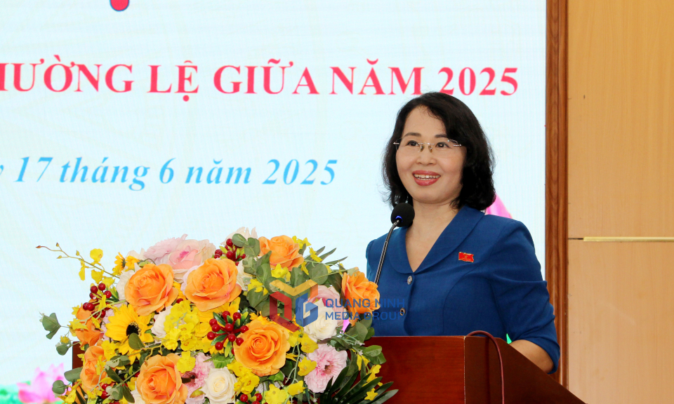 Đồng chí Trịnh Thị Minh Thanh, Phó Bí thư Thường trực Tỉnh ủy, Chủ tịch HĐND tỉnh, phát biểu tại hội nghị.