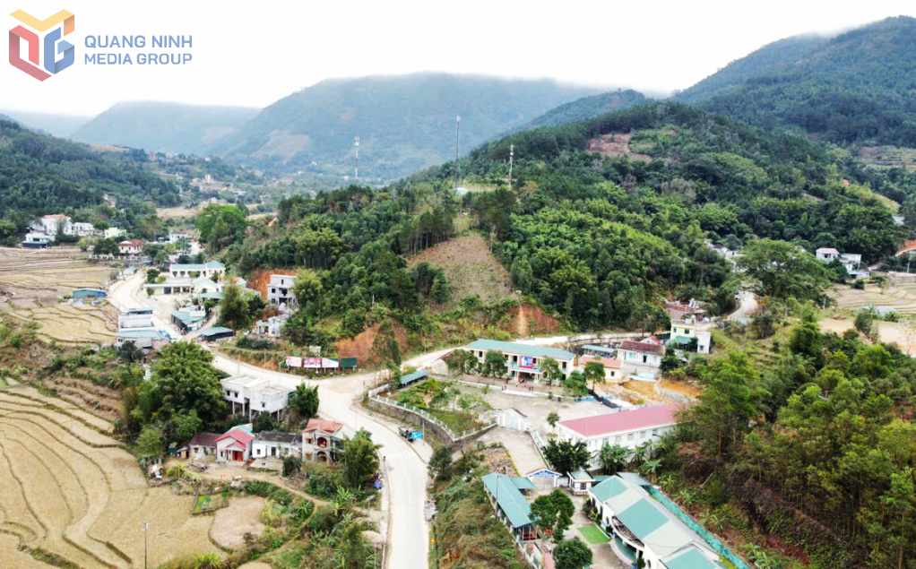 Xã Húc Động phát triển đồng bộ với hạ tầng đầu tư đồng bộ, đời sống người dân ngày càng nâng cao.