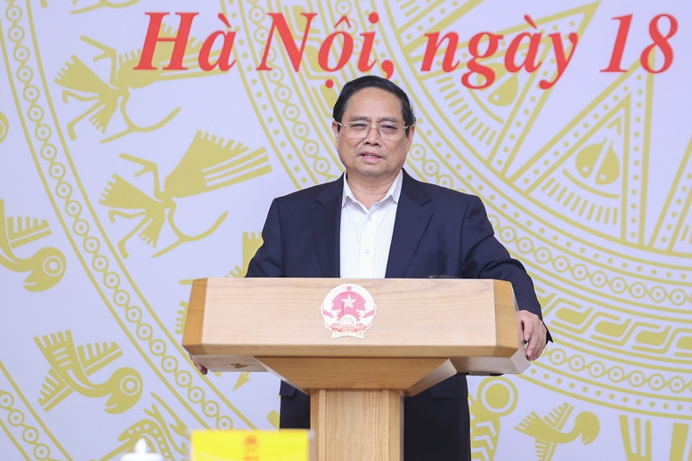 Thủ tướng Phạm Minh Chính phát biểu chỉ đạo tại Hội nghị toàn quốc về công tác tổ chức kỳ thi tốt nghiệp THPT năm 2025. Ảnh: VGP/Nhật Bắc