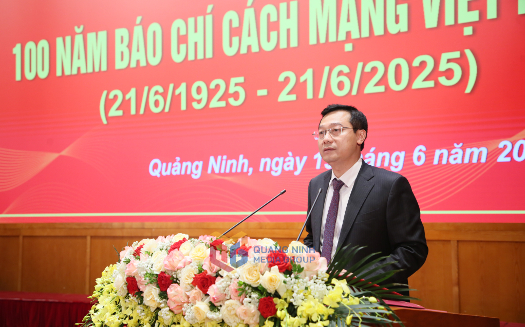 Đồng chí Nguyễn Thế Lãm, Giám đốc, Tổng biên tập Trung tâm Truyền thông tỉnh, đọc diễn văn tại lễ kỷ niệm.