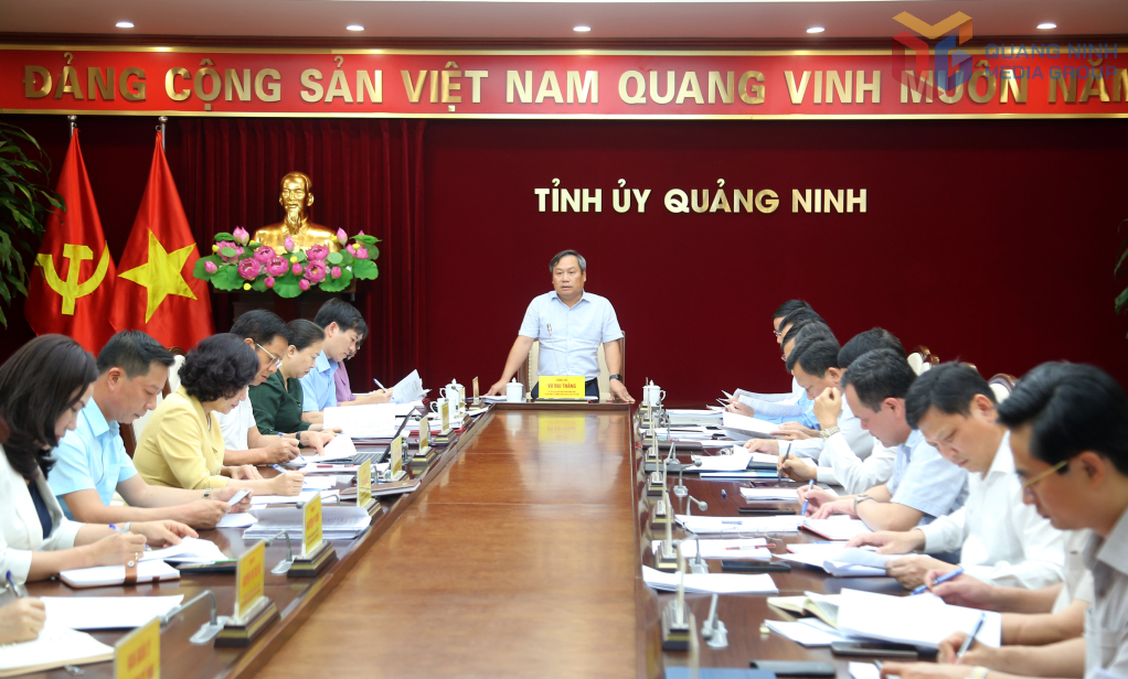 Đồng chí Vũ Đại Thắng, Ủy viên Trung ương Đảng, Bí thư Tỉnh ủy, Trưởng Đoàn ĐBQH tỉnh chủ trì và kết luận hội nghị.