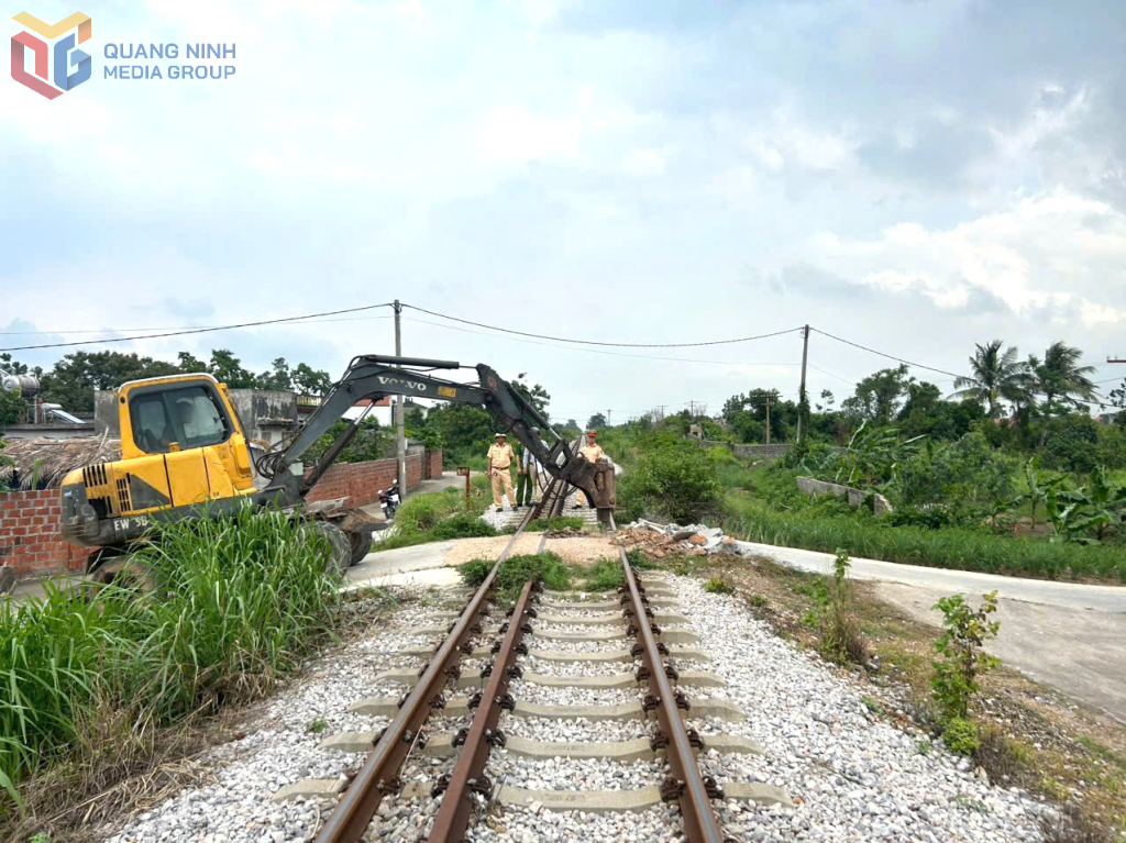 14/14 lối đi tự mở không đảm bảo an toàn qua tuyến đường sắt Kép - Hạ Long trên địa bàn TP Đông Triều đã được Đội CSGT Đường bộ số 1, Phòng CSGT (Công an tỉnh) phối hợp với các đơn vị liên quan xóa bỏ.