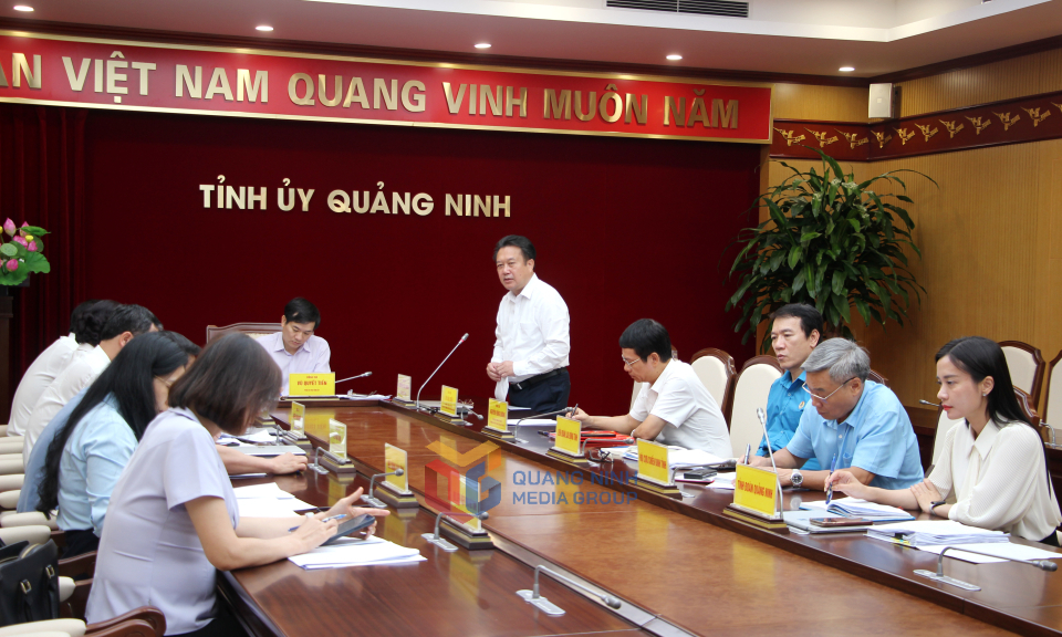 Đồng chí Nguyễn Đức Thành, Chủ nhiệm Ủy ban Kiểm tra Tỉnh ủy, phát biểu tại hội nghị.