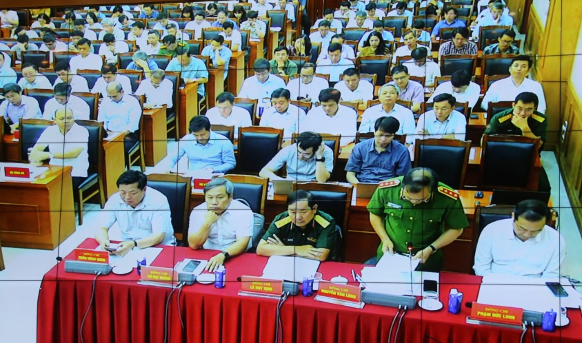 Đồng chí Vũ Đại Thắng, Ủy viên Trung ương Đảng, Bí thư Tỉnh ủy, Trưởng Đoàn ĐBQH tỉnh Quảng Ninh, dự tại điểm cầu Trung ương.