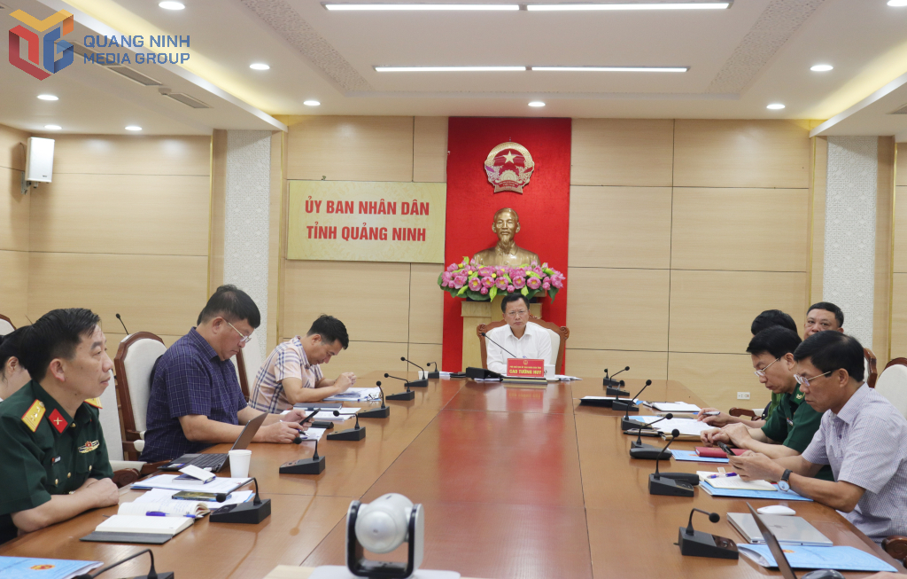 Các đại biểu dự hội nghị tại điểm cầu Quảng Ninh.