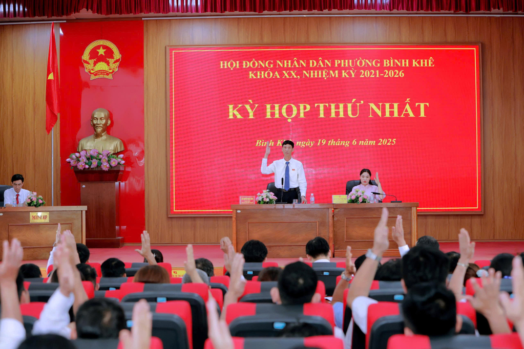 Các địa phương đã đưa vào vận hành mô hình chính quyền 2 cấp (Họp BCH Đảng bộ phường Bình Khê khoá 1).